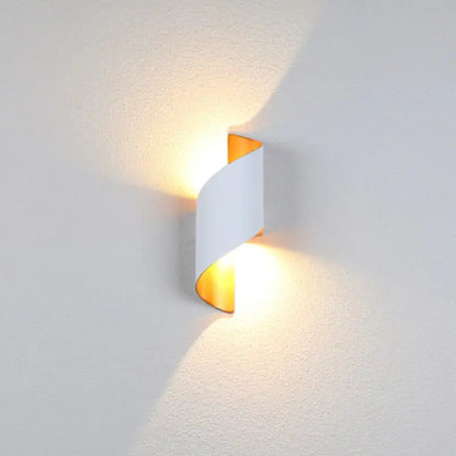 CurveLux™ Outdoor Wall Light