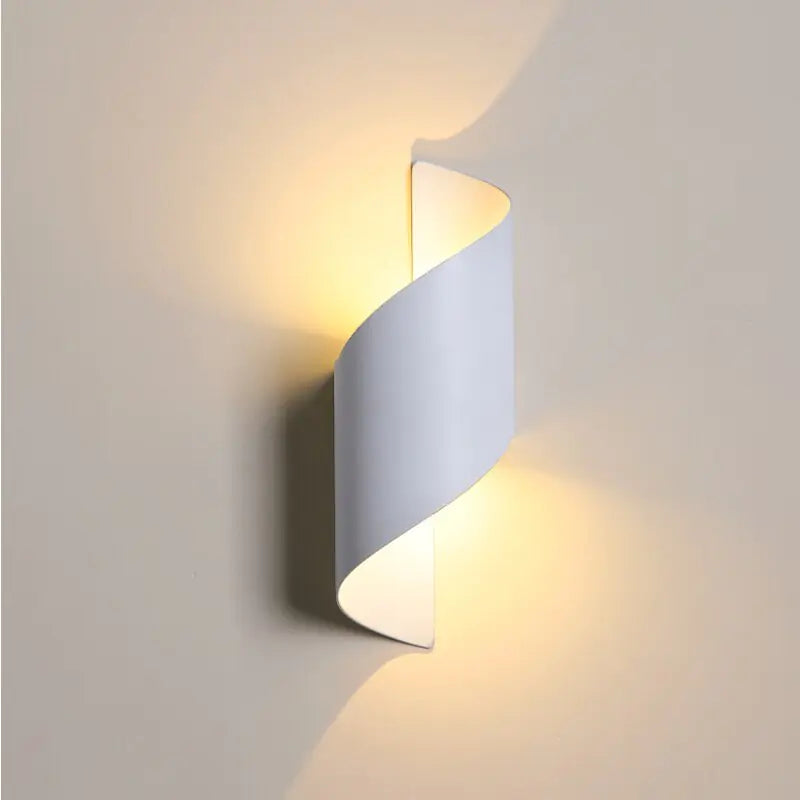 CurveLux™ Outdoor Wall Light